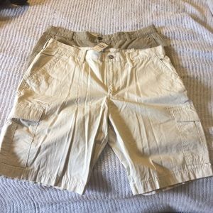 Bundle of 2 men’s shorts!